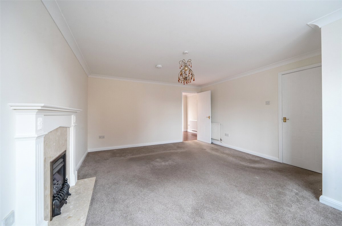 3 bedroom House, Amersham Way, Measham, DE12 - Available, Image 2