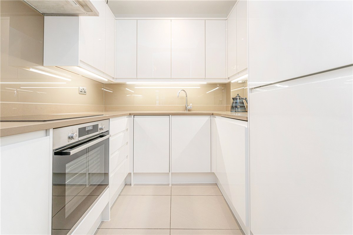 2 bedroom Flat, Park Street, Mayfair, W1K - Available, Image 6