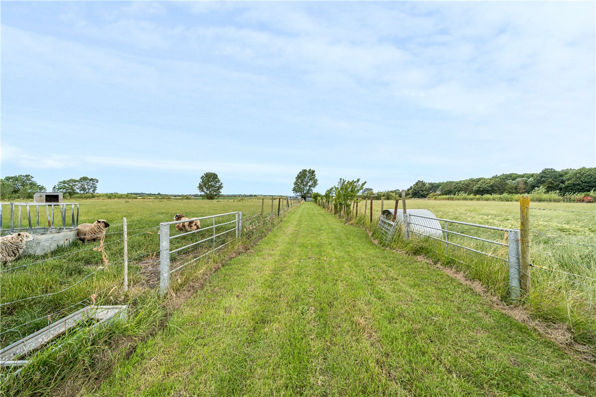 7.12  Farm, Sidings Farm, Fen Road, PE28 - Available, Image 11