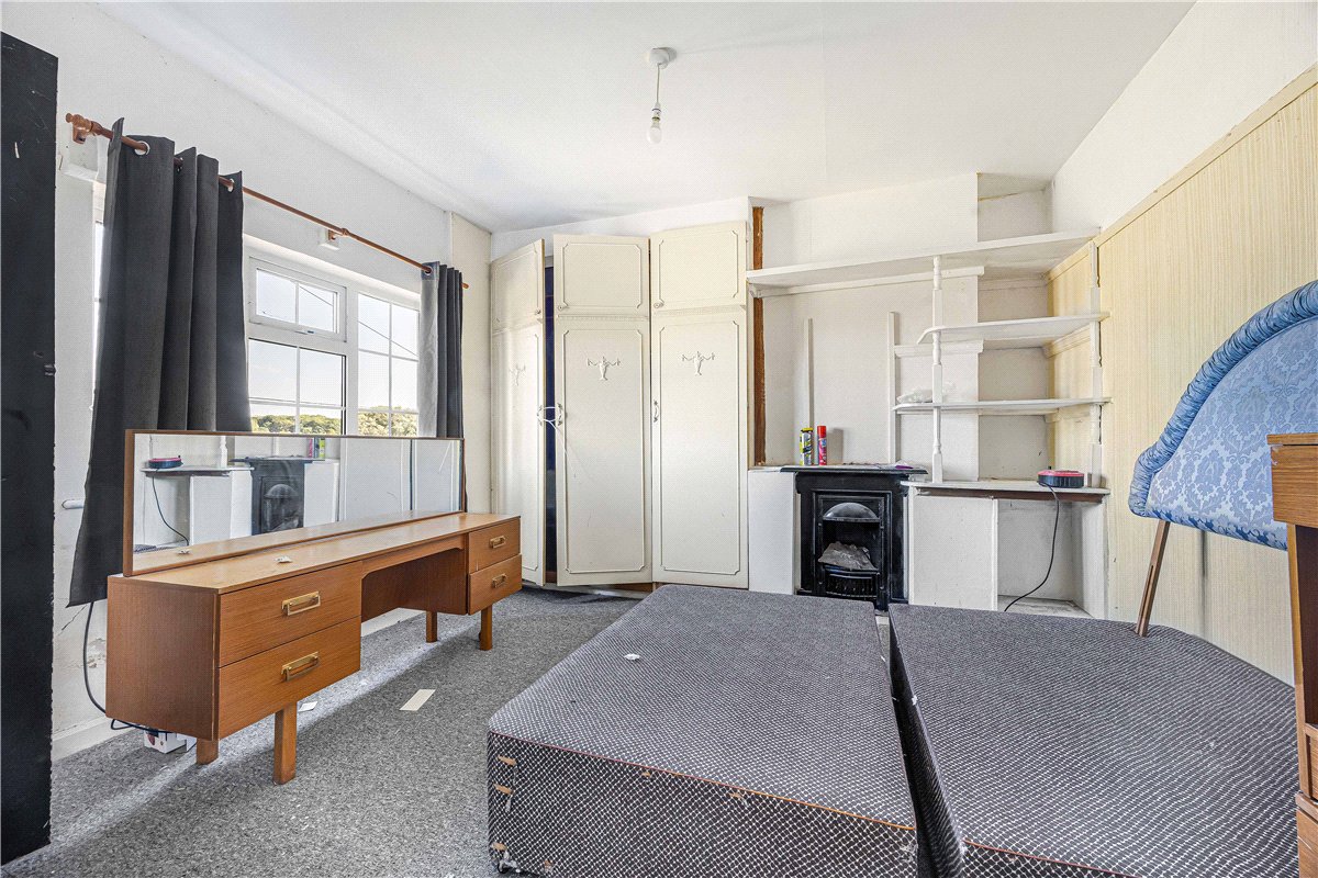 3 bedroom House, Church Street, Great Bedwyn, SN8 - Available, Image 10