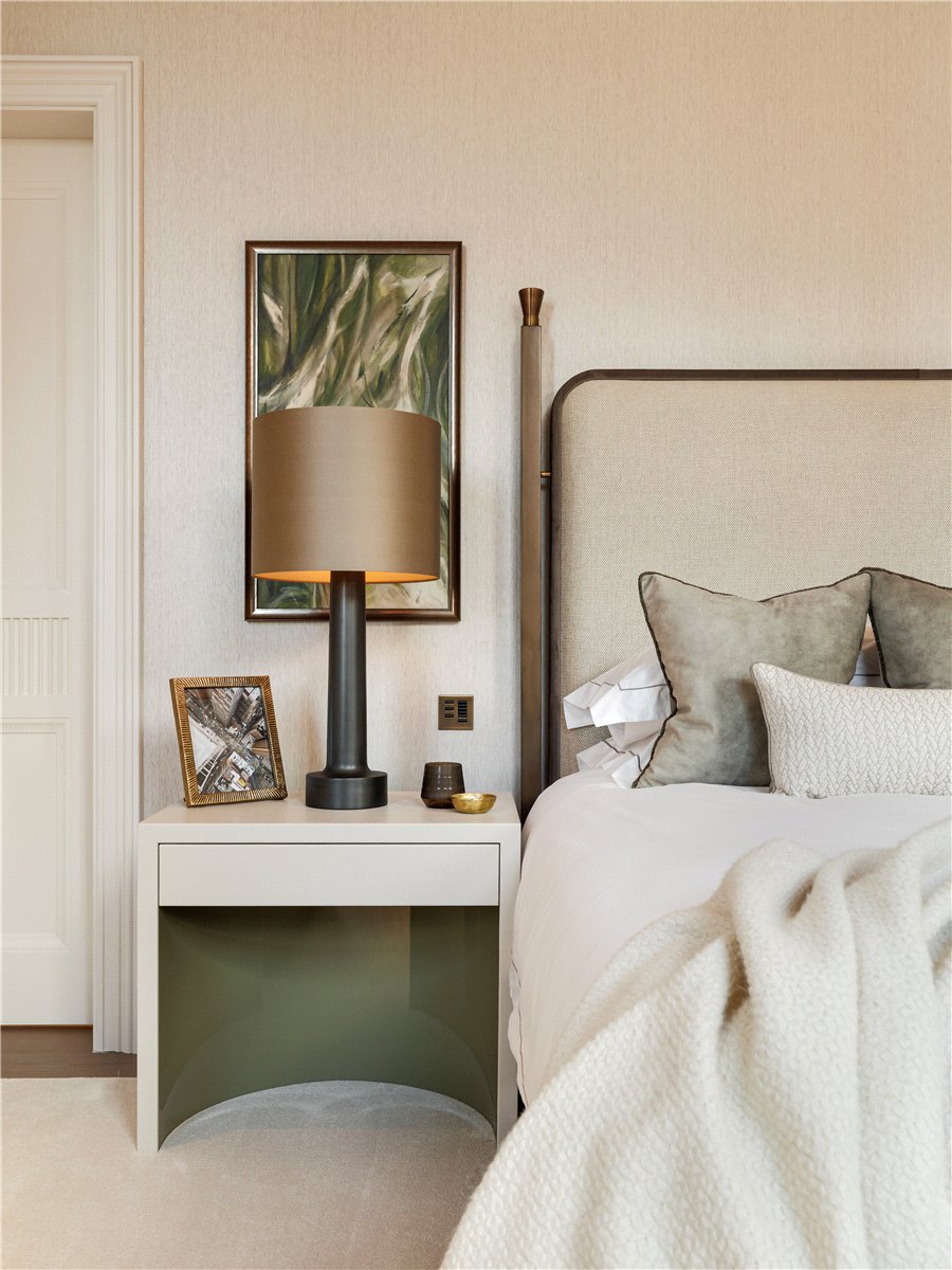 7 bedroom Flat, Pont Street, Knightsbridge, SW1X - Available, Image 10