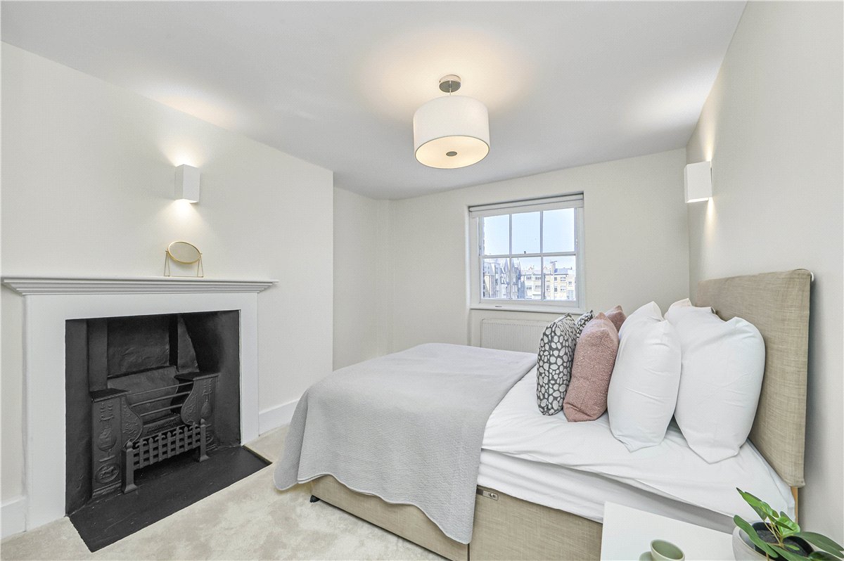 2 bedroom Flat, Queen Anne Street, Marylebone, W1G - Available, Image 6