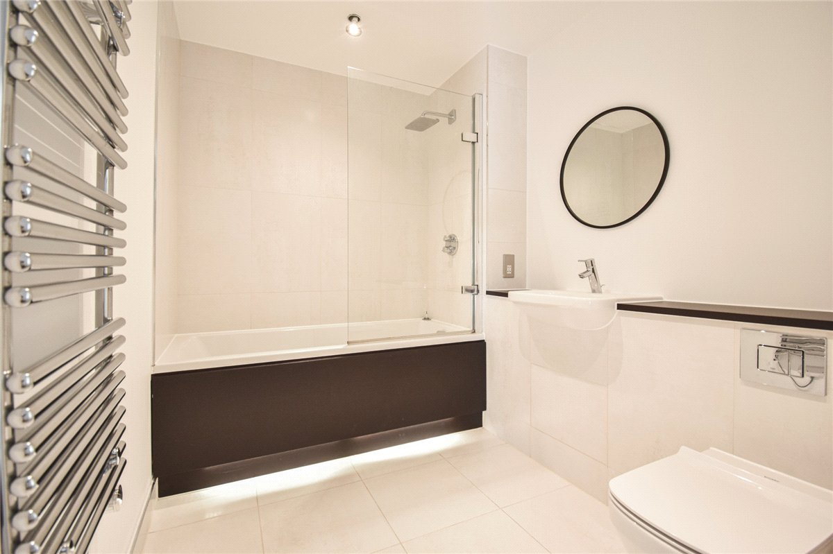 3 bedroom Flat, Scholars Court, Harrison Drive, CB2 - Let Agreed, Image 6