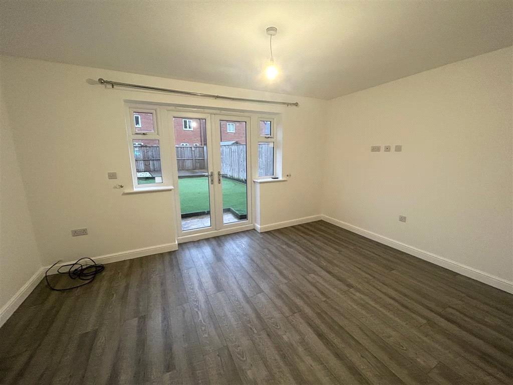 3 bedroom House, Harper Hill Gardens, Bircotes, DN11 - , Image 3