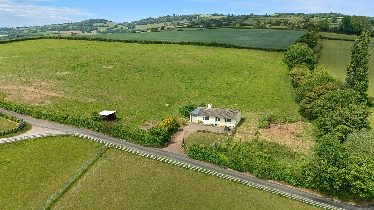 9 bedroom House, St. Weonards, Hereford, HR2 - Available, Image 20