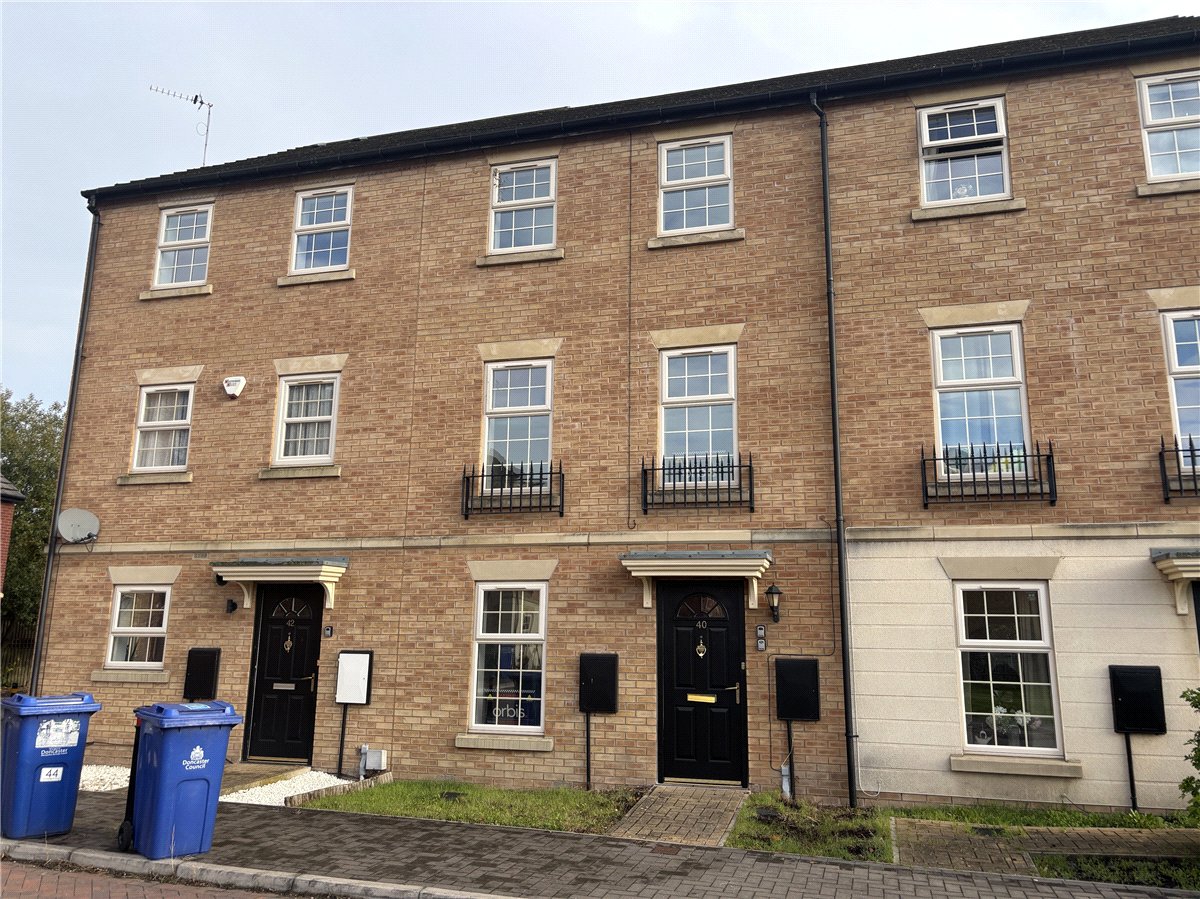 4 bedroom House, Comelybank Drive, Mexborough, S64 - Available