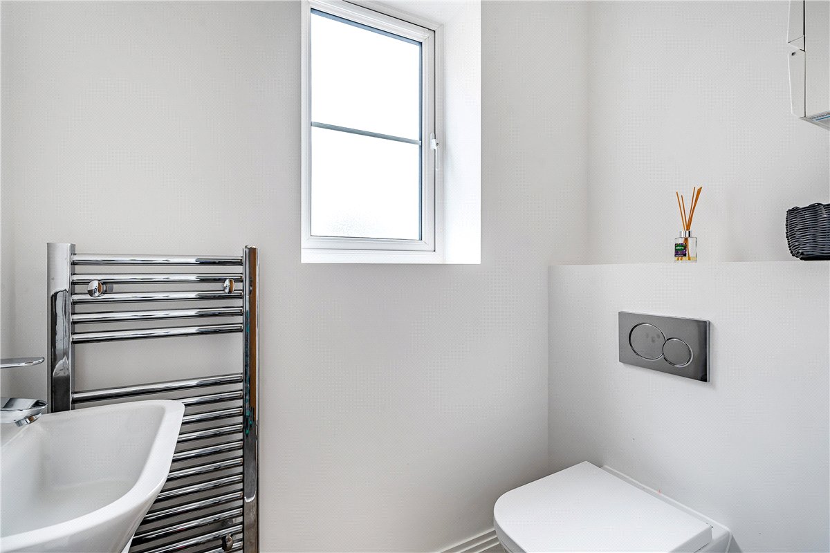 2 bedroom House, Rome Avenue, Aylesbury, HP21 - Let Agreed, Image 8