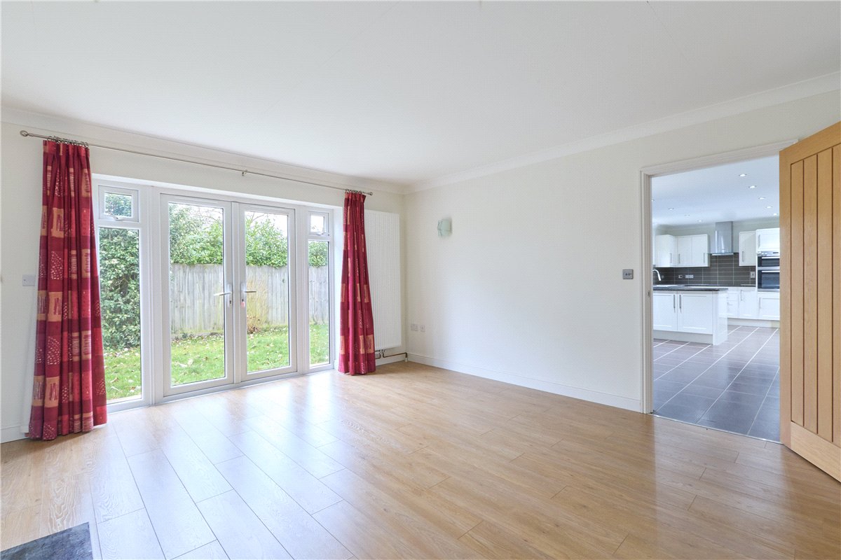 3 bedroom Bungalow, High Street, Waterbeach, CB25 - Available, Image 9