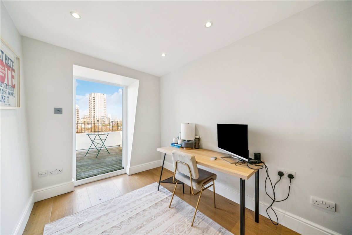 4 bedroom House, Coleford Road, London, SW18 - , Image 7