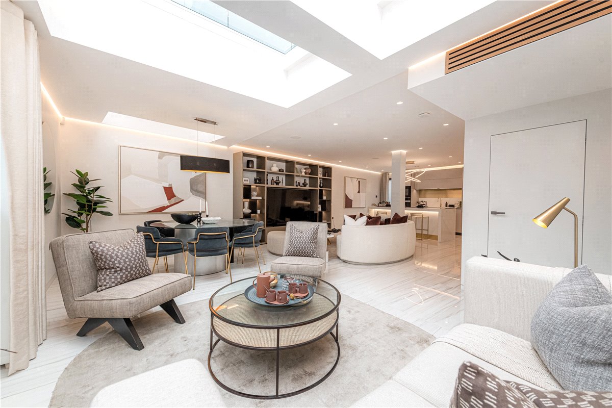 3 bedroom Maisonette, South Molton Street, Mayfair, W1K - Available, Image 36