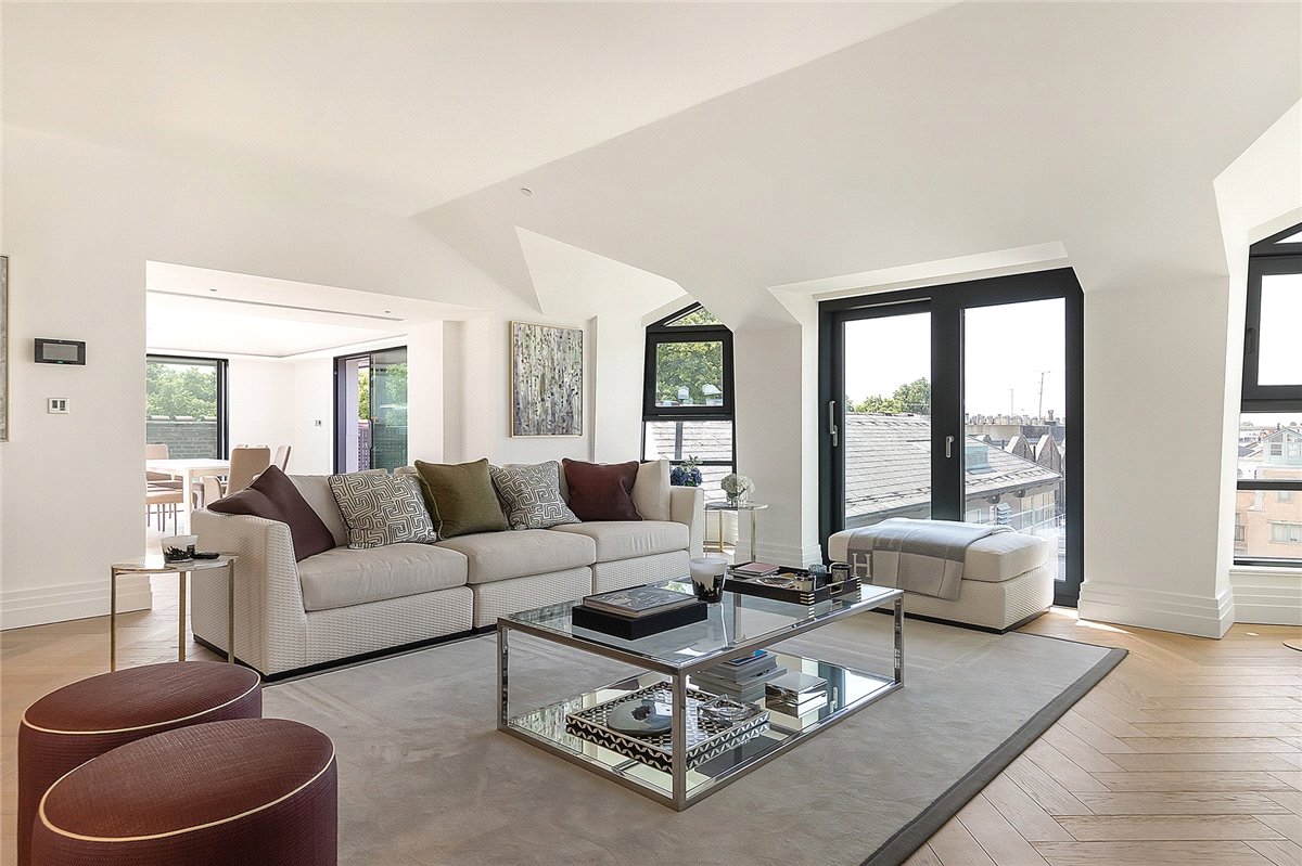 3 bedroom Flat, Kensington Gardens Square, Bayswater, W2 - Available