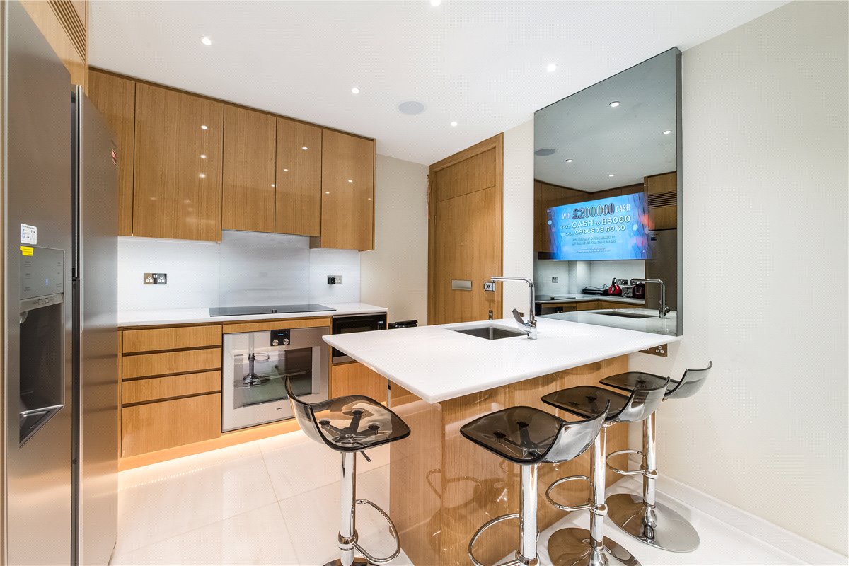 3 bedroom Flat, Upper Grosvenor Street, Mayfair, W1K - Available, Image 4