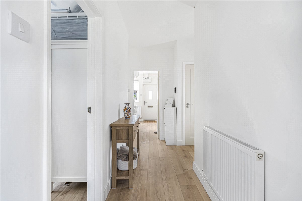 3 bedroom Bungalow, Middle Lane, Cherhill, SN11 - Available, Image 2