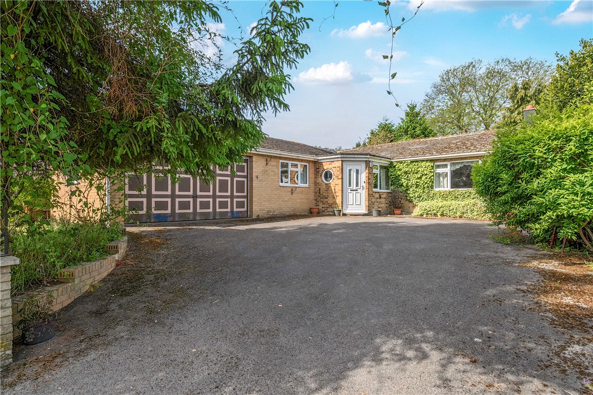 4 bedroom Bungalow, High Street, Burbage, SN83AR - Sold STC, Image 2