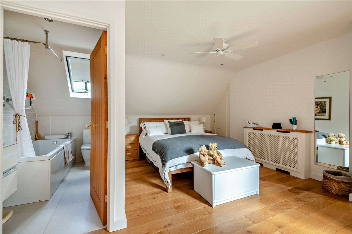 2 bedroom House, Lambourn Road, Speen, RG20 - Available, Image 11