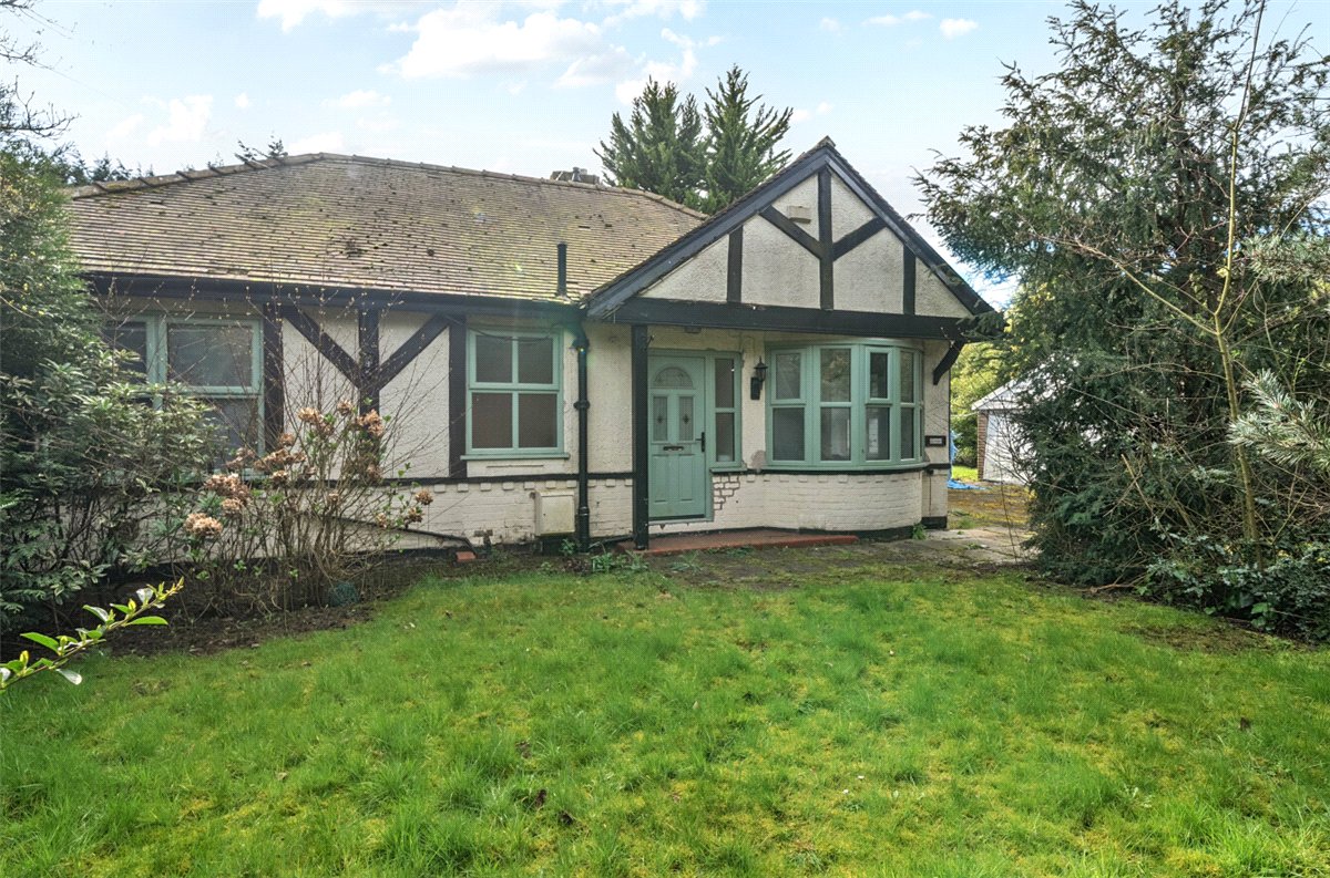 2 bedroom Bungalow, Chester Road, Preston Brook, WA7 - Available
