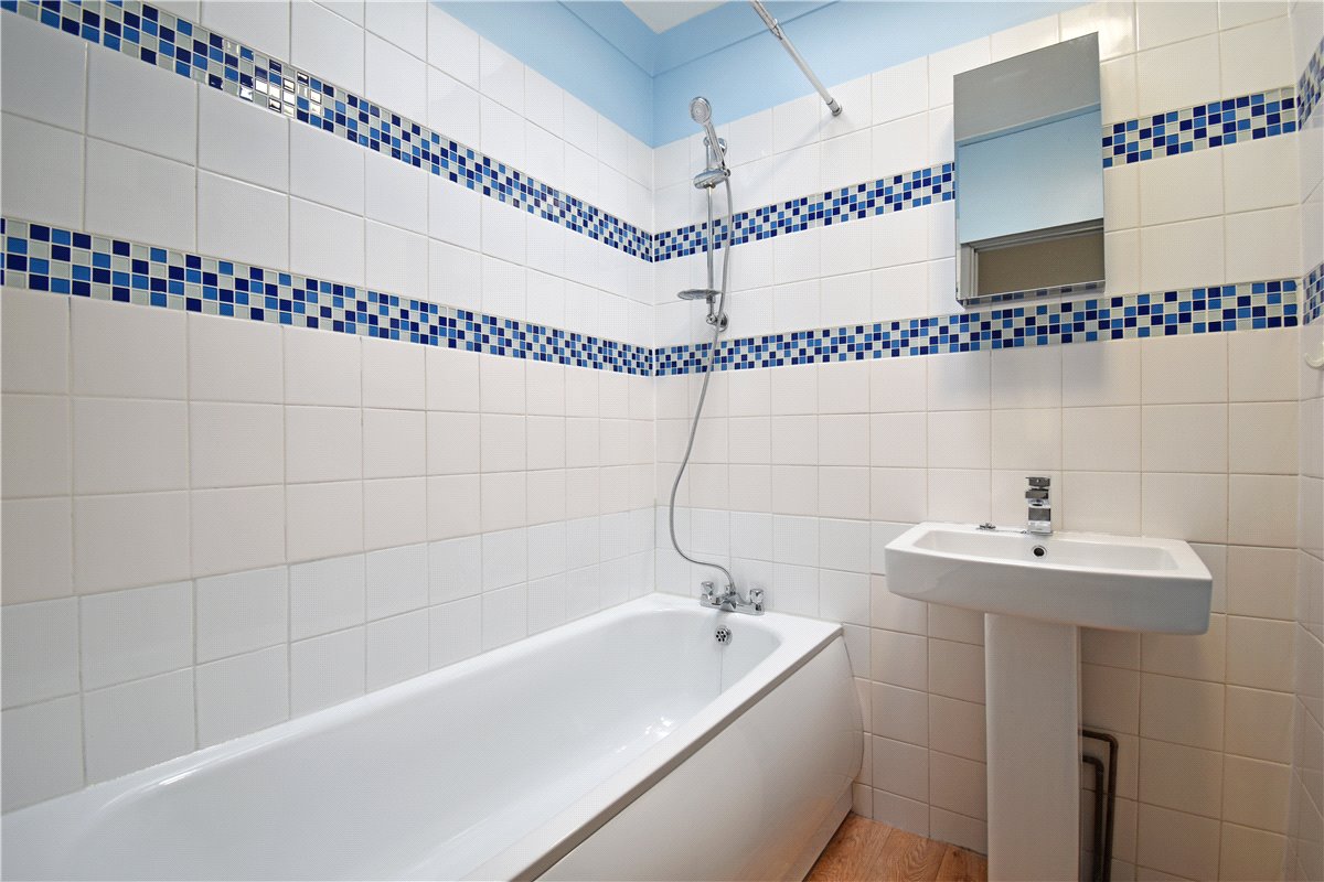 2 bedroom Flat, Milton Road, Cambridge, CB4 - Let Agreed, Image 2