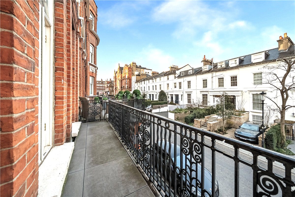 4 bedroom Flat, Wynnstay Gardens, Kensington, W8 - Available, Image 26