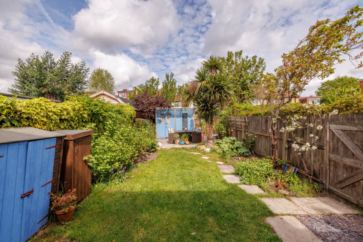 4 bedroom House, Kingsway, London, SW14 - Available, Image 2