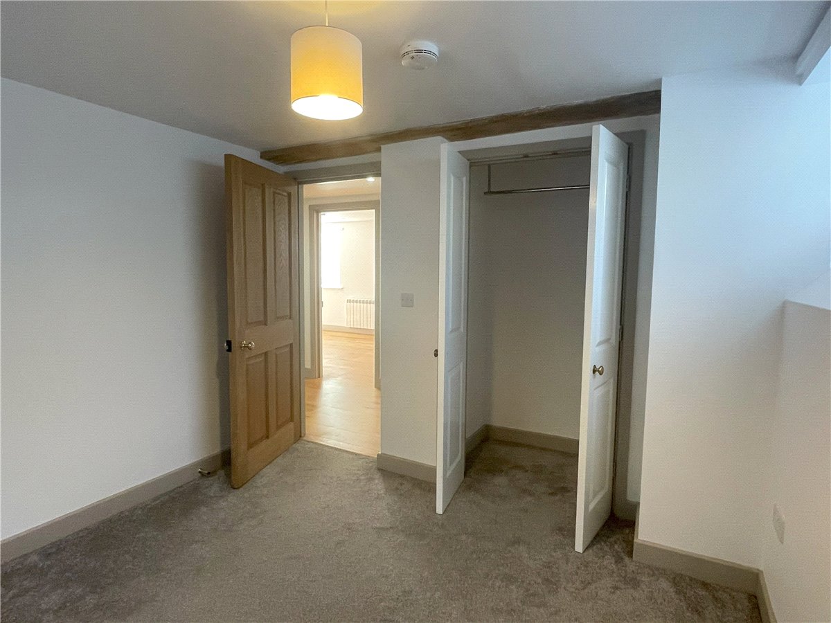 3 bedroom Flat, St. Gluvias, Penryn, TR10 - Available, Image 8