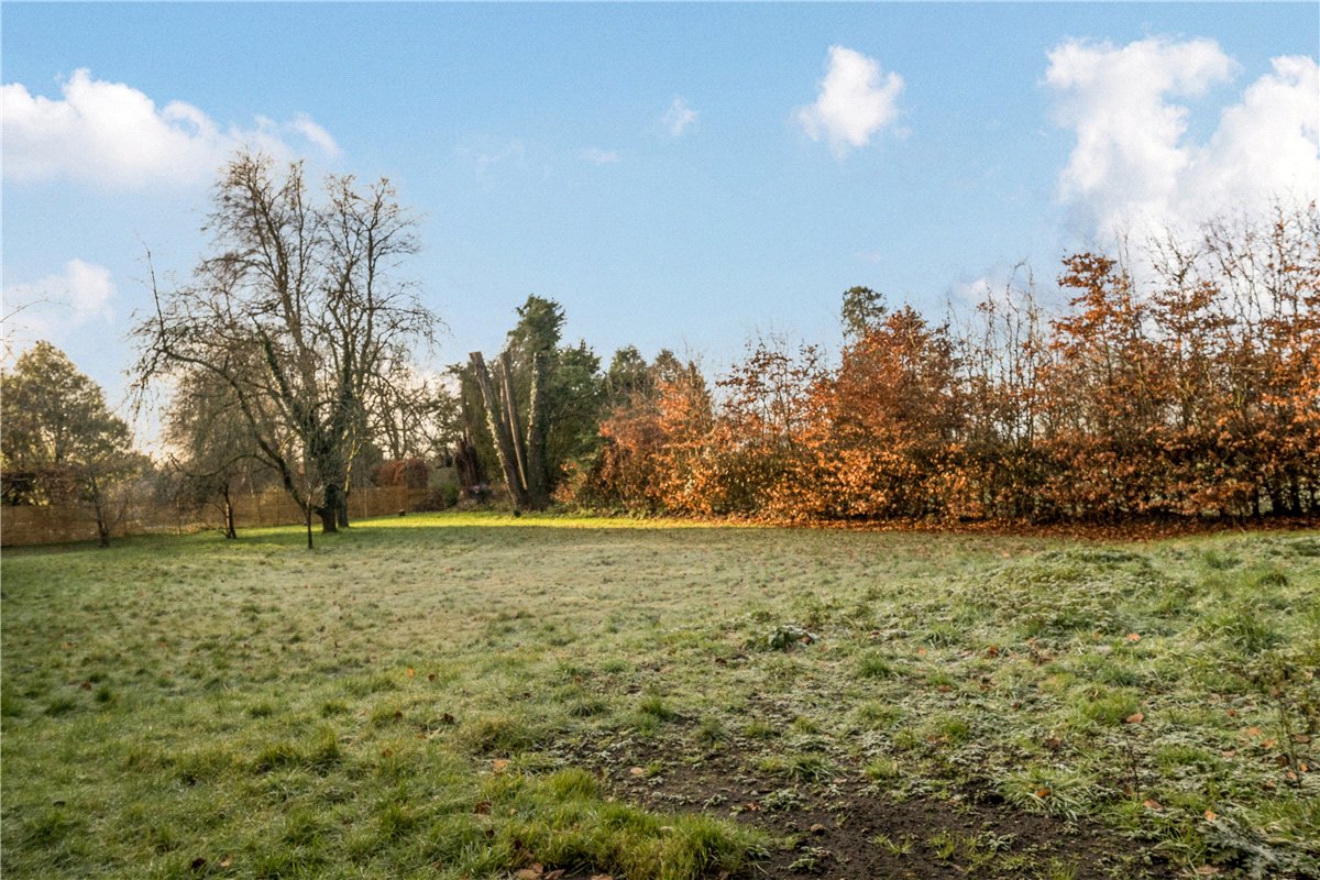3 bedroom House, Westcourt, Burbage, SN8 - Sold STC, Image 2