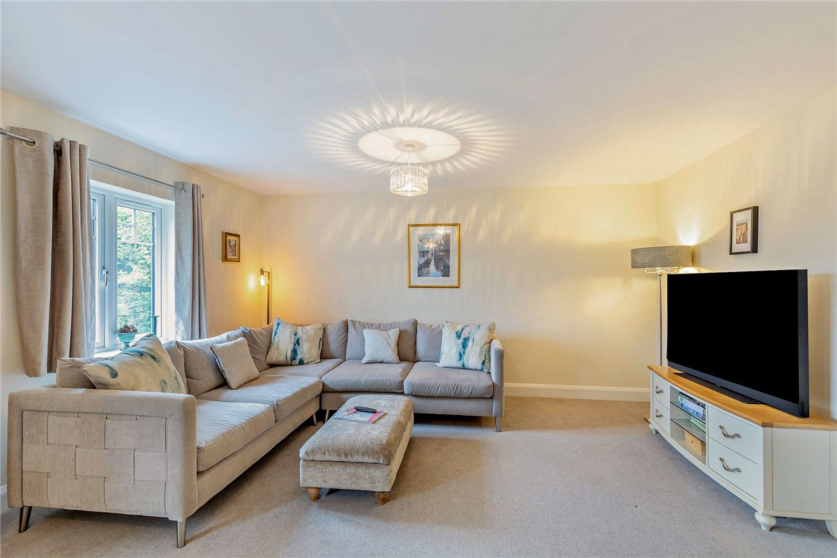 5 bedroom House, The Dolmans, Shaw, RG14 - Sold, Image 9