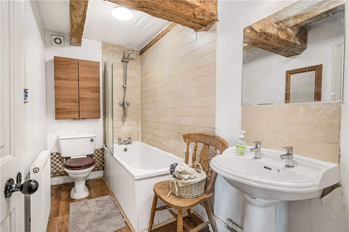 4 bedroom Cottage, Bridge Street, Bampton, OX18 - Available, Image 13