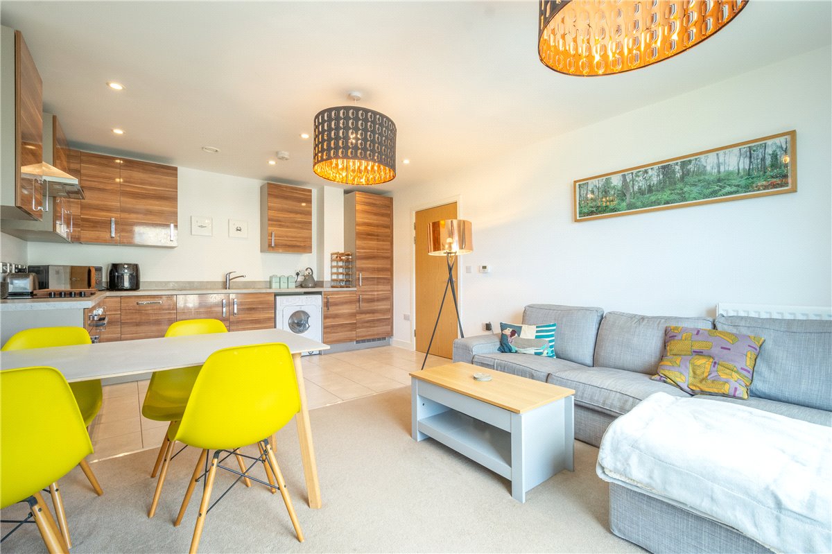 2 bedroom Flat, Midland Road, Bath, BA2 - Sold, Image 1
