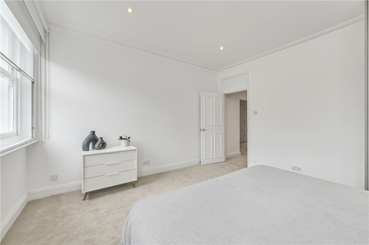 3 bedroom Flat, Upper Wimpole Street, Marylebone, W1G - Available, Image 7