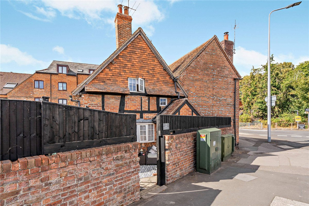 2 bedroom House, Church Road, Shaw, RG14 - Available, Image 21