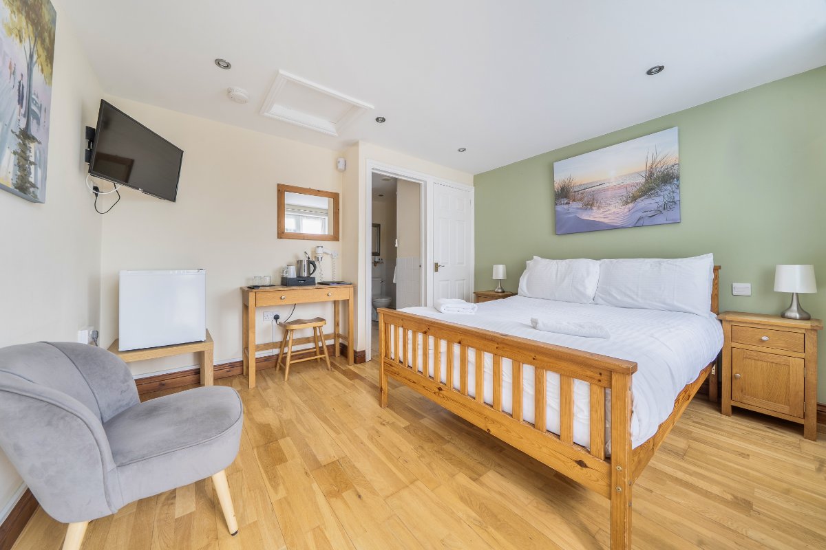 4 bedroom House, The Old Rectory, Church Road, TA8 - Available, Image 18