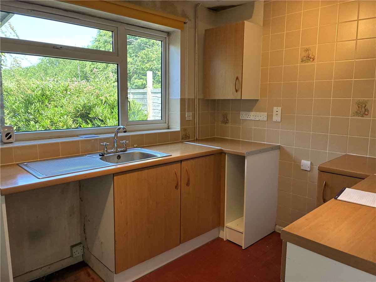 2 bedroom Bungalow, The Beeches, Winterbourne Monkton, SN4 - Available, Image 10