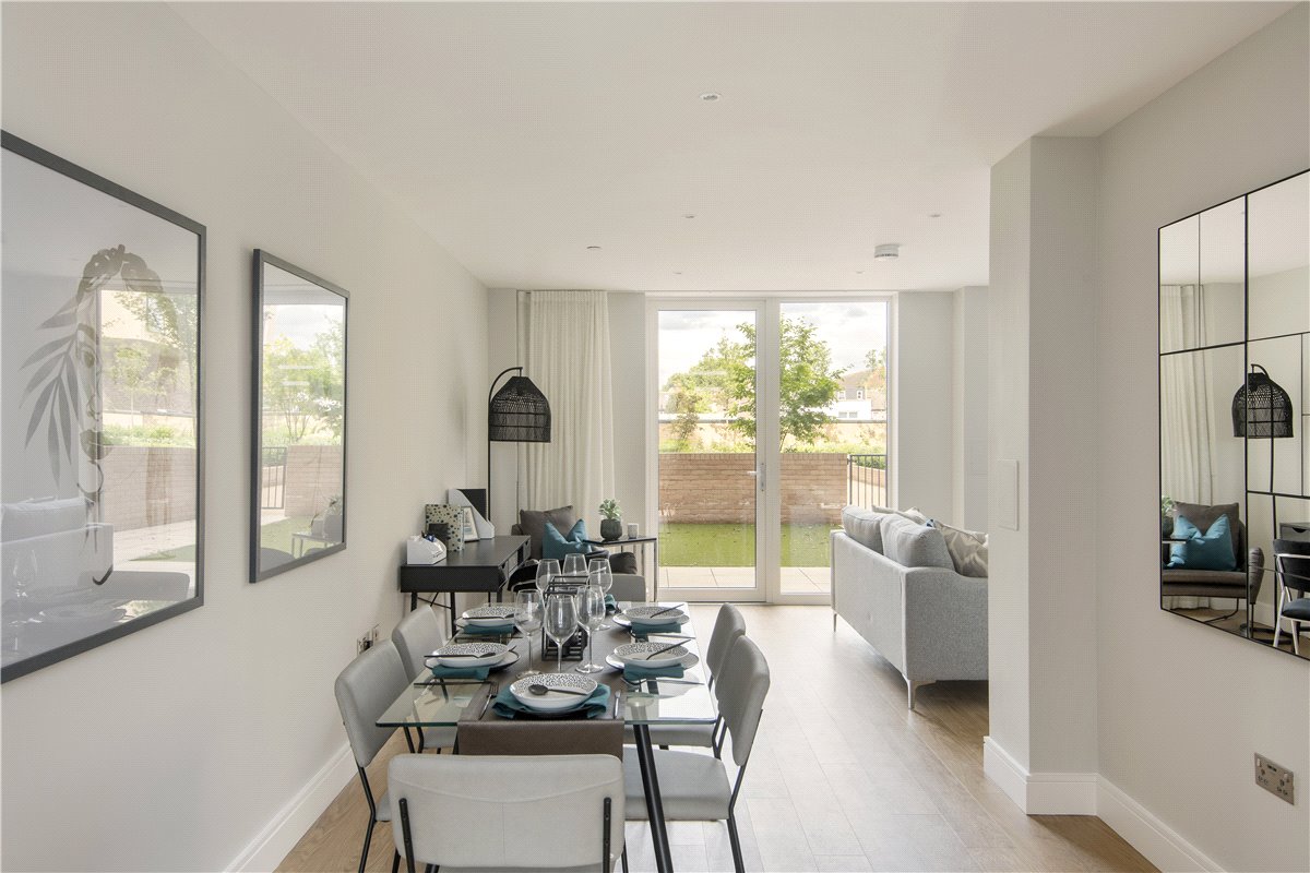 3 bedroom Maisonette, Greyhound Parade, Wimbledon Grounds, London, SW17 - , Image 5