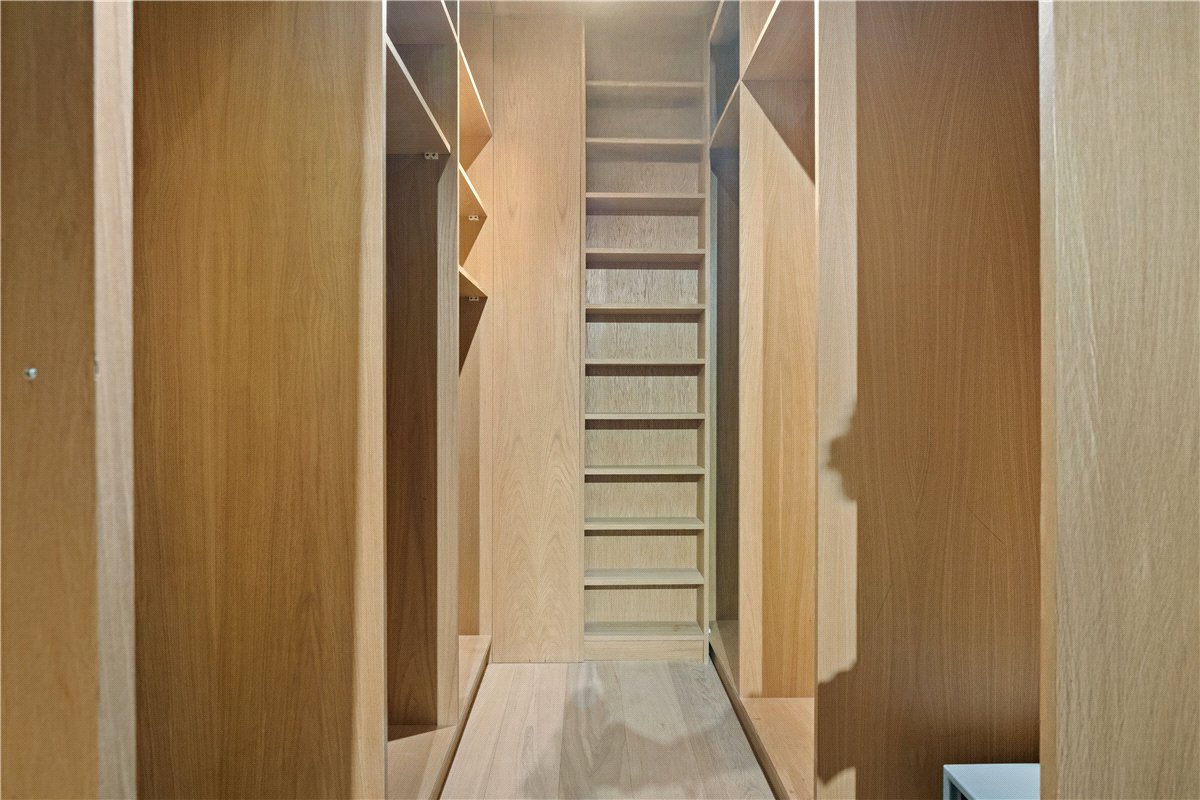 3 bedroom Flat, Cadogan Square, Knightsbridge, SW1X - Available, Image 7