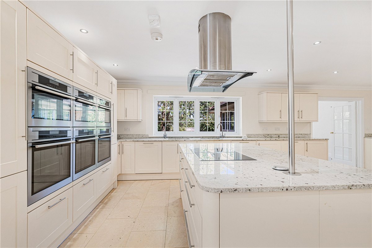 7 bedroom House, Nash Lee Lane, Wendover, HP22 - Available, Image 4