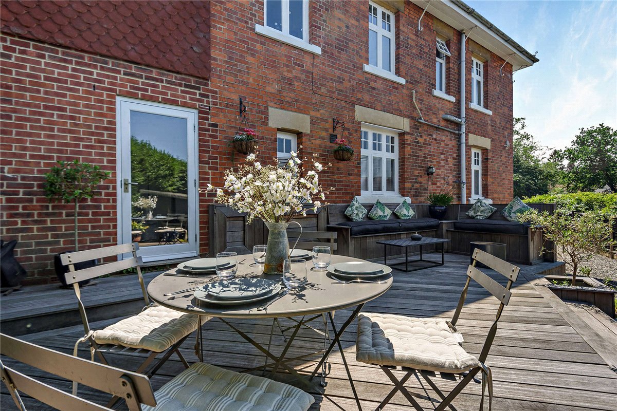 5 bedroom House, Fairview, Andover Road, RG14 - Available, Image 25