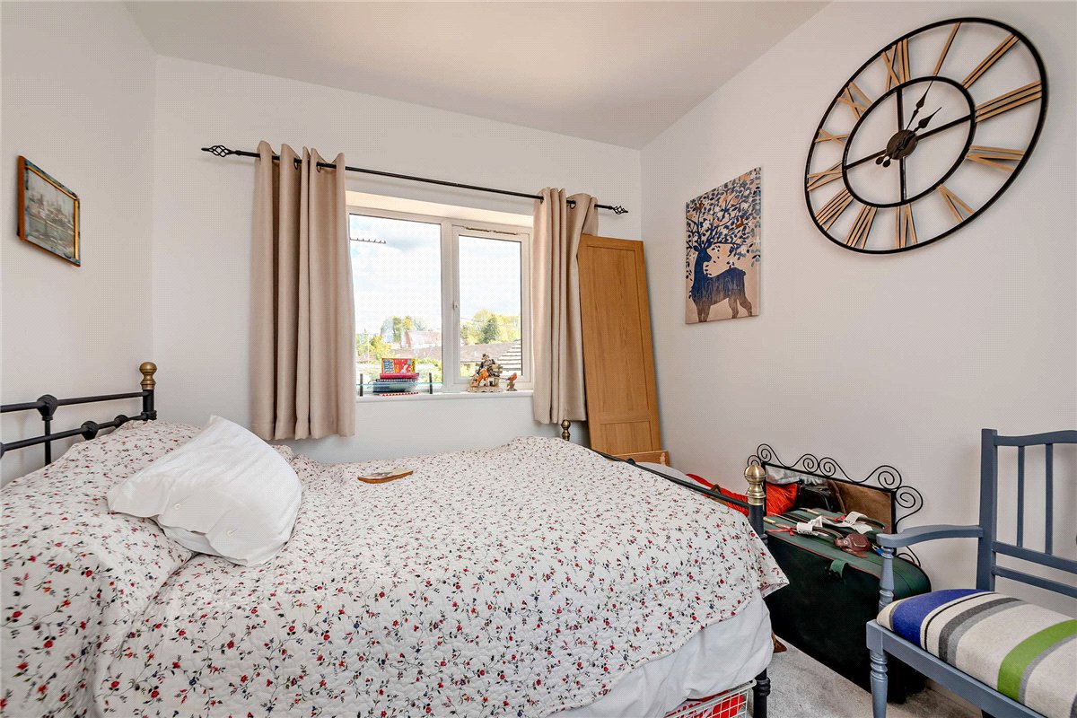 4 bedroom House, George Street, Kingsclere, RG20 - Available, Image 14