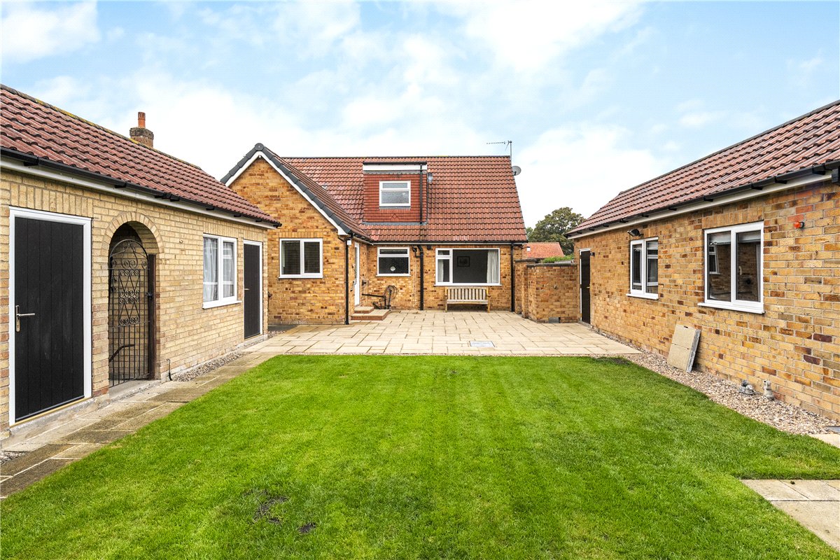 4 bedroom Bungalow, Town Street, Hayton, YO42 - Available, Image 2