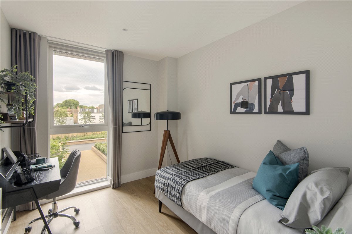 3 bedroom Maisonette, Greyhound Parade, Wimbledon Grounds, London, SW17 - Available, Image 3