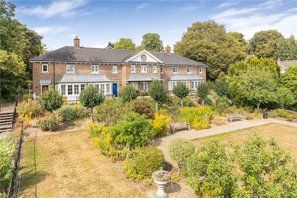 2 bedroom House, Wye House Gardens, Barn Street, SN8 - Available, Image 12