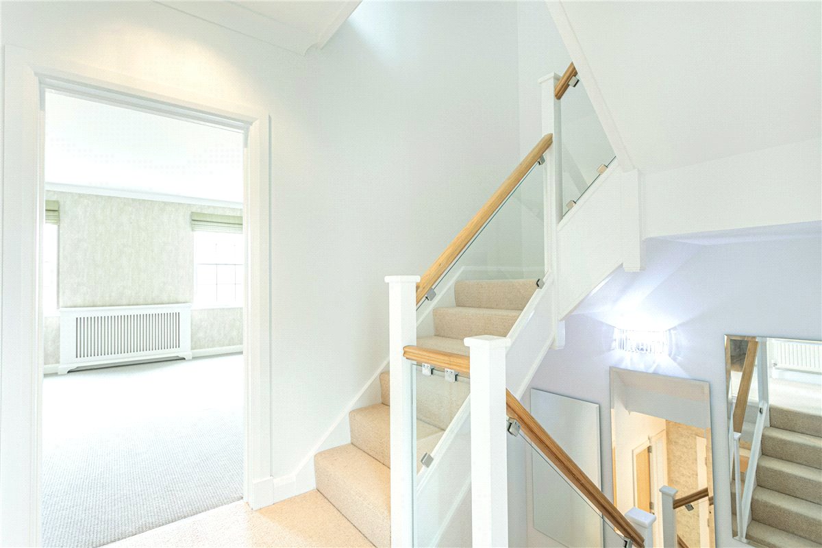 3 bedroom House, Arundel Wing, Tortington Manor, BN18 - Available, Image 9