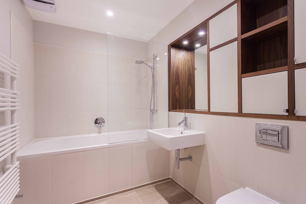 2 bedroom Flat, Upper Berkeley Street, Marylebone, W1H - Available, Image 1