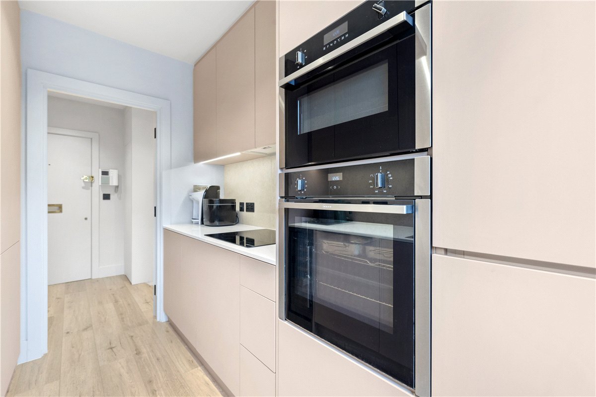 2 bedroom Flat, Portland Place, Marylebone, W1B - , Image 11