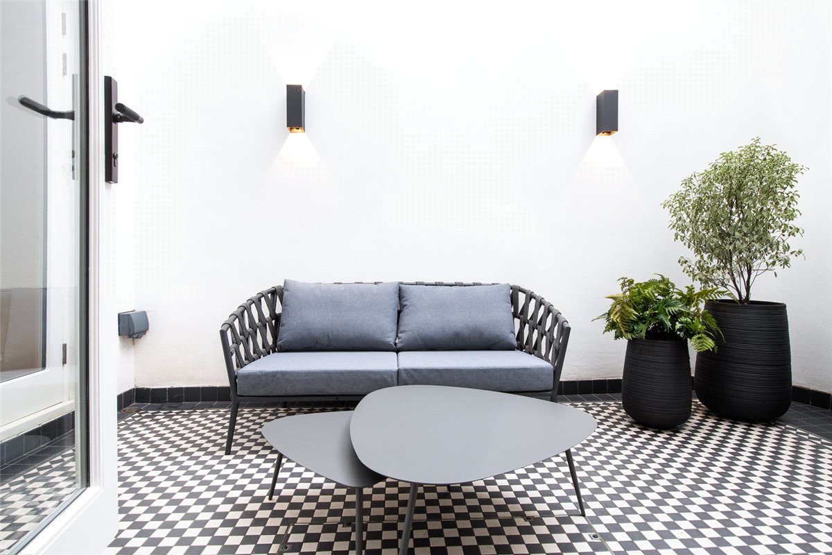 2 bedroom Maisonette, Prince Of Wales Terrace, Kensington, W8 - Available, Image 9