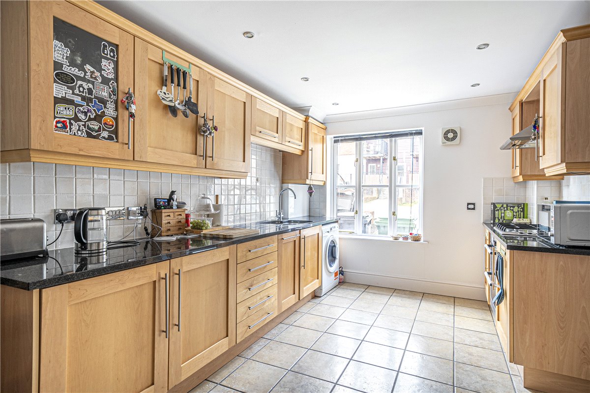 2 bedroom House, Grange Close, Winchester, SO23 - Sold, Image 8