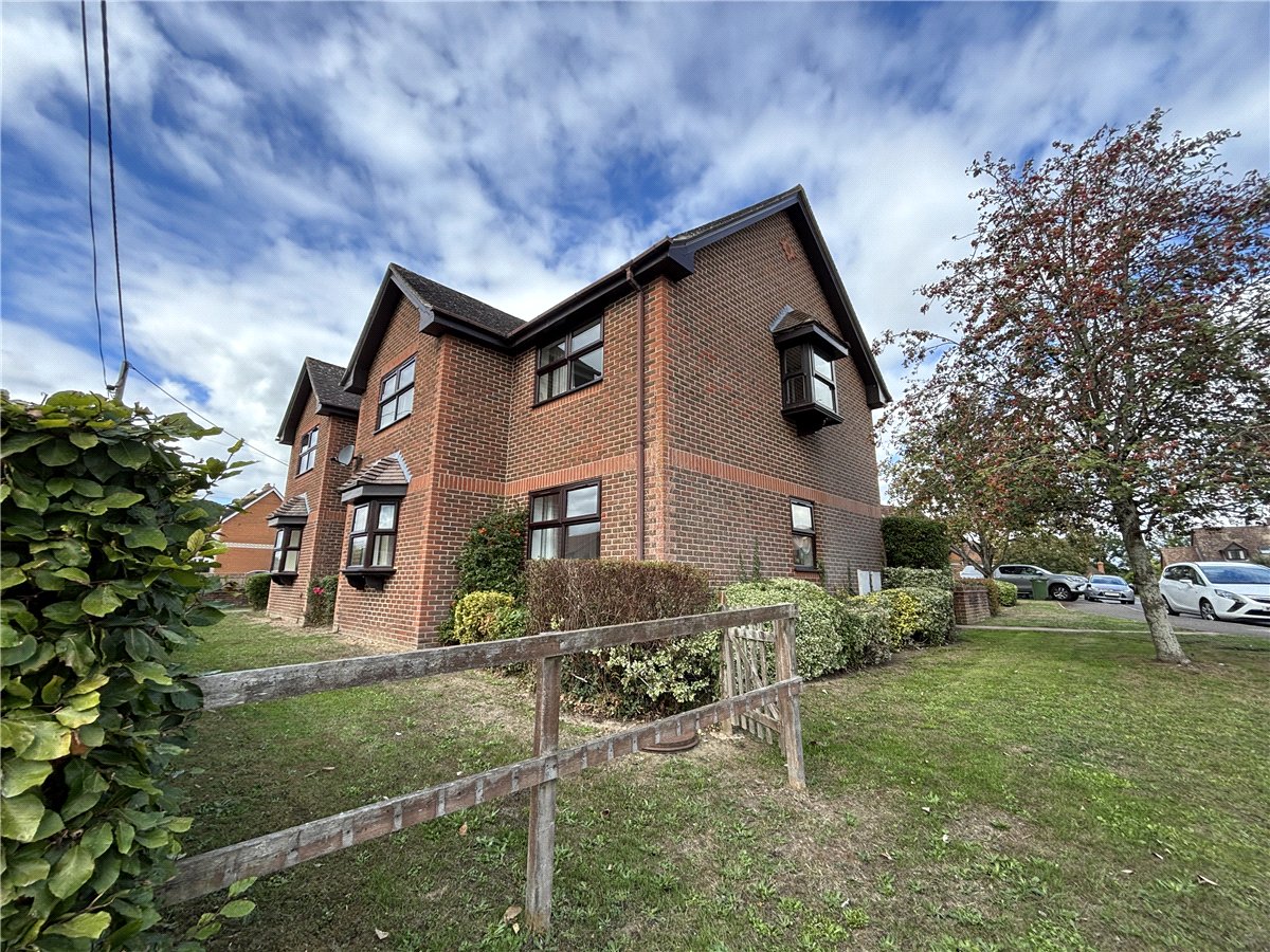 2 bedroom Flat, Stretton Close, Bradfield Southend, RG7 - Available, Image 8