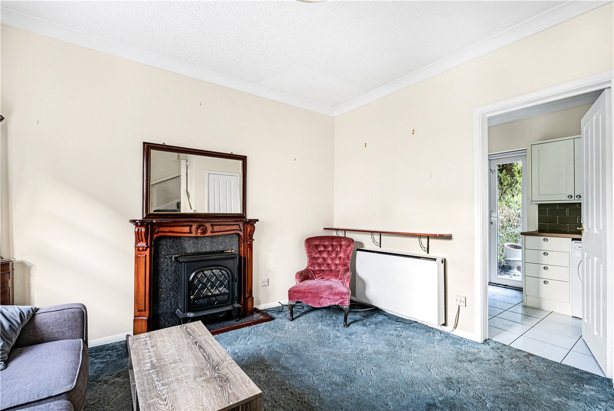 2 bedroom House, Avon Place, River Street, SN9 - Available, Image 1