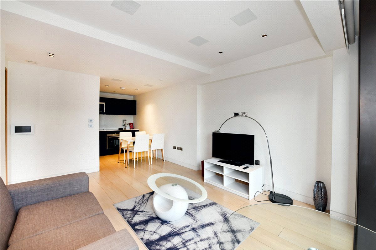 1 bedroom Flat, Wood Street, St Pauls, EC2Y - Available