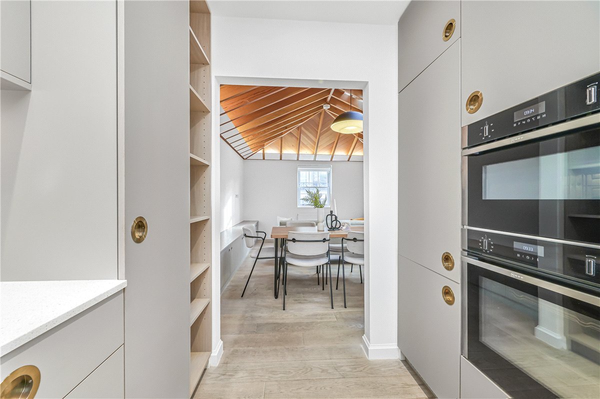 3 bedroom Maisonette, Marylebone High Street, Marylebone, W1U - Available, Image 16