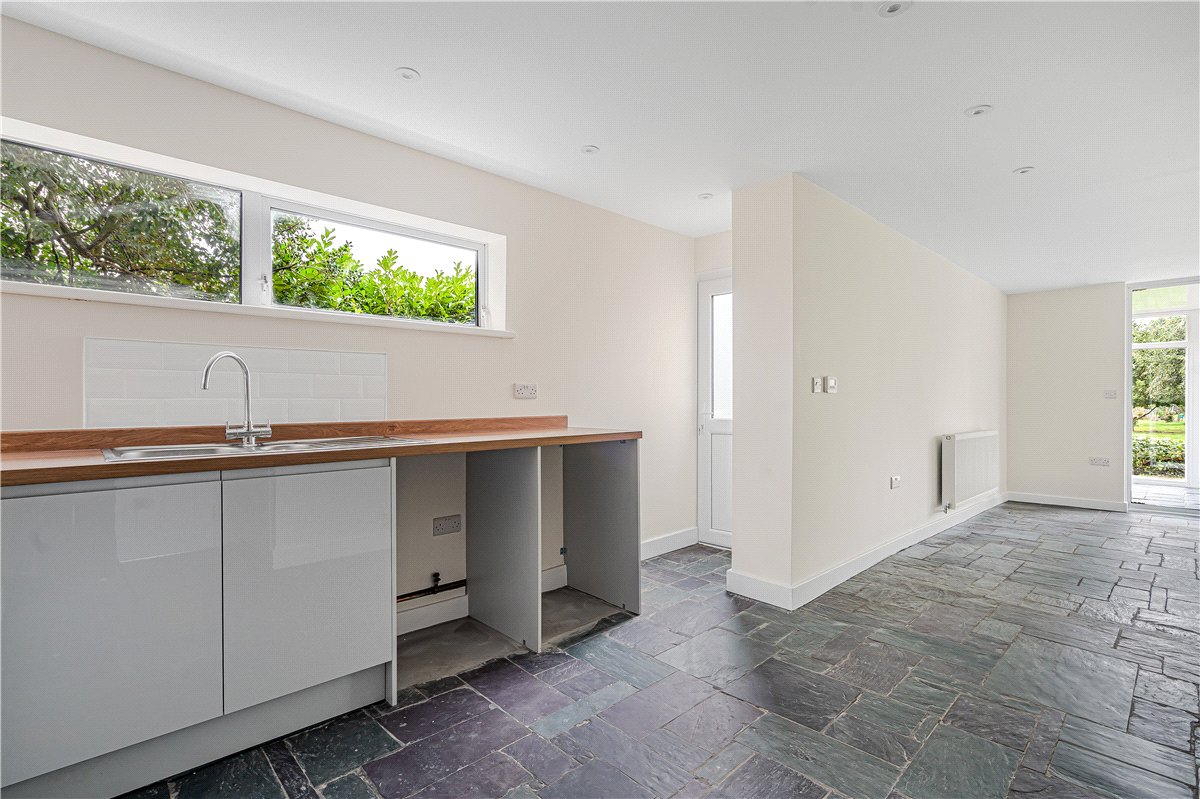 3 bedroom House, Hodgetts Lane, Burton Green, CV8 - Available, Image 3